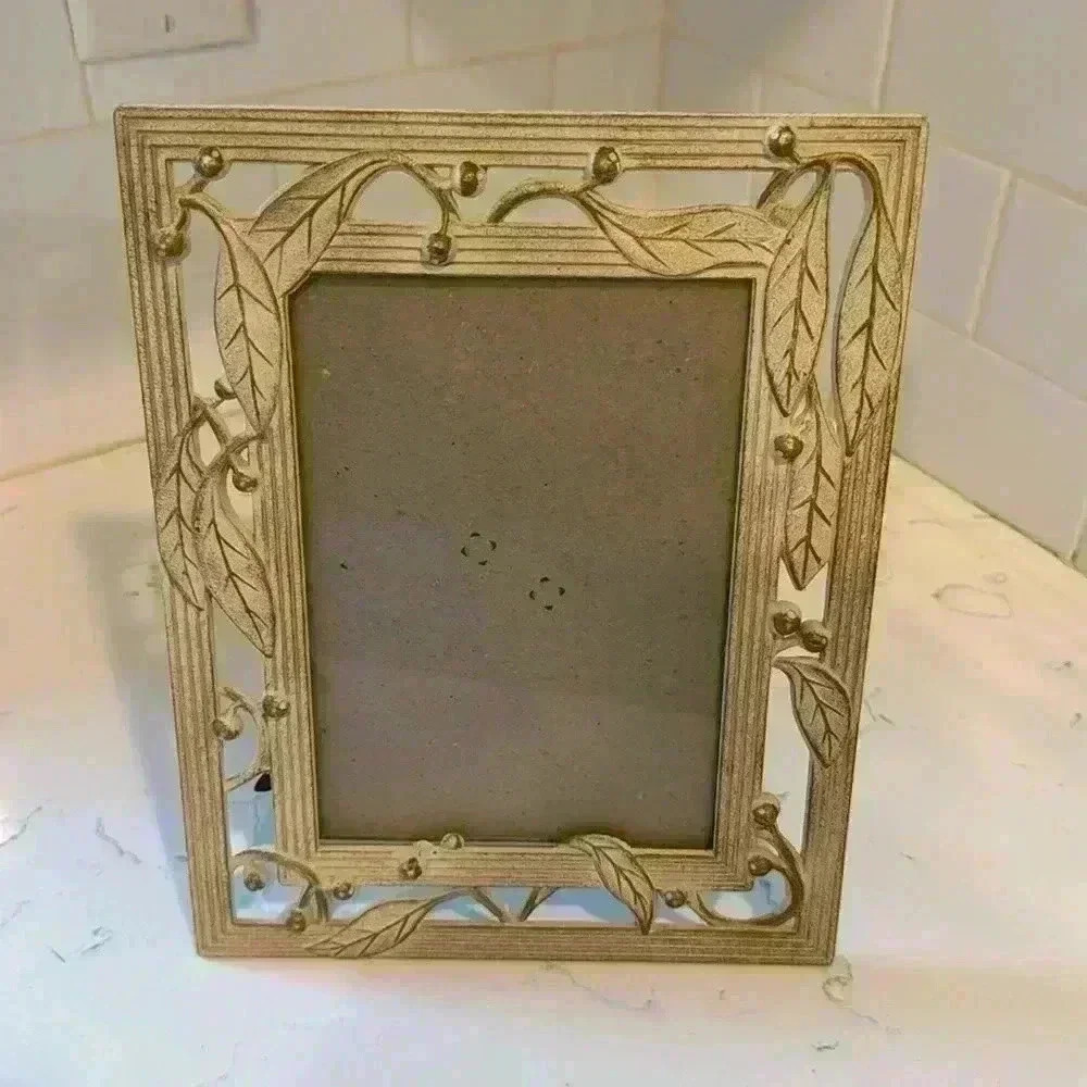 Antique Style Vintage Picture Frame Cream